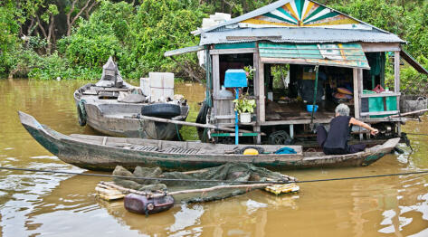 Jezioro Tonle Sap, Kambodża – pływające wioski i targi oraz jak dojechać z Siem Reap do Phnom Penh. Wodolot przez Tonle Sap.
